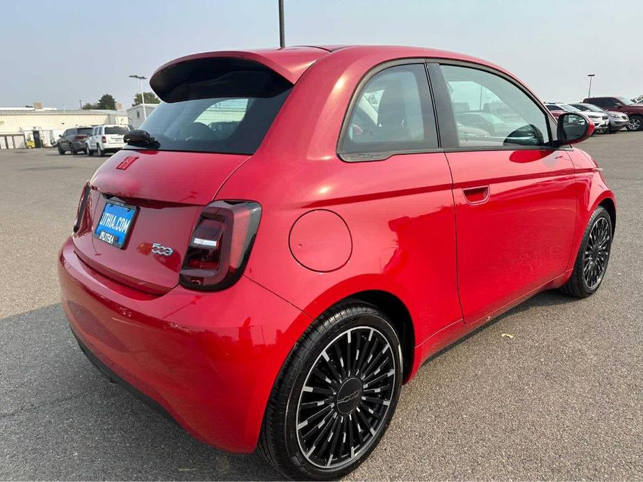 new 2024 FIAT 500e car