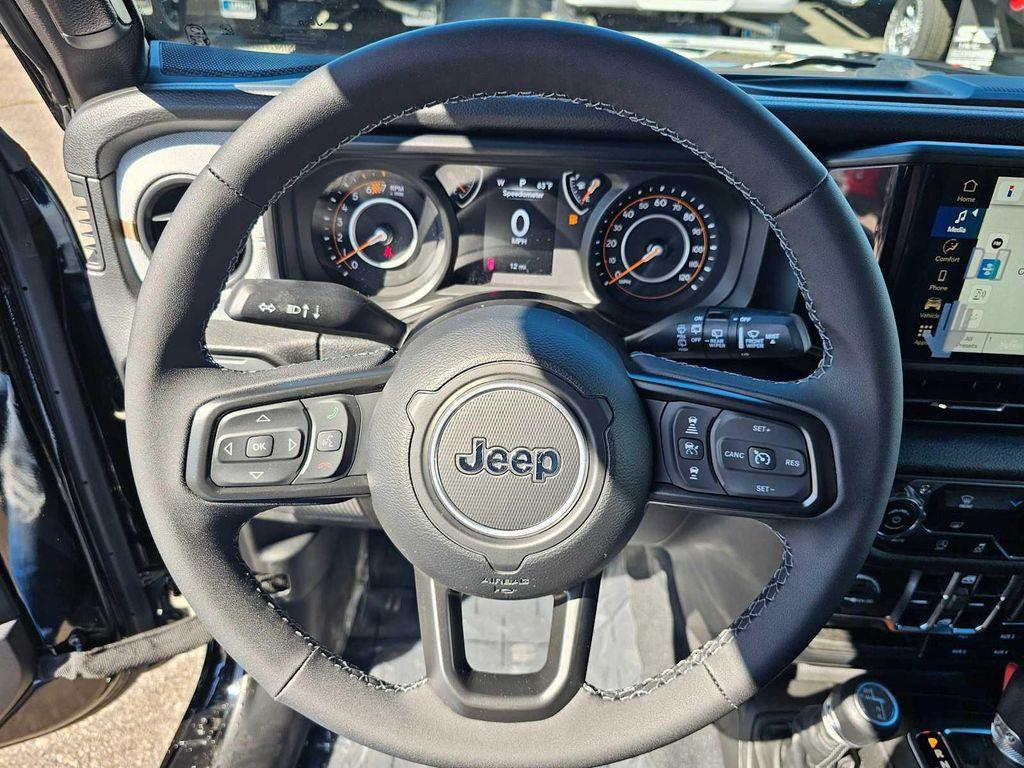 new 2025 Jeep Wrangler car, priced at $47,669