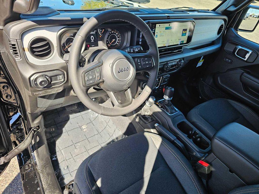 new 2025 Jeep Wrangler car, priced at $47,669