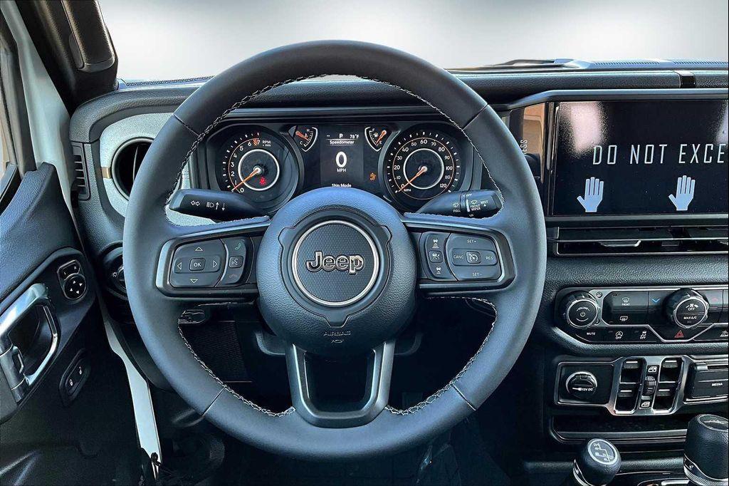 new 2025 Jeep Gladiator car, priced at $44,815