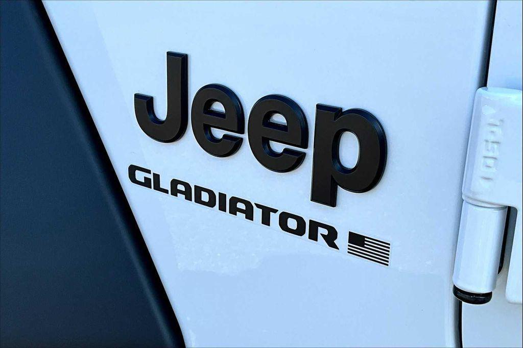 new 2025 Jeep Gladiator car, priced at $44,815