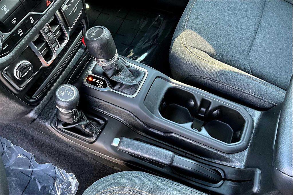 new 2025 Jeep Gladiator car, priced at $44,815
