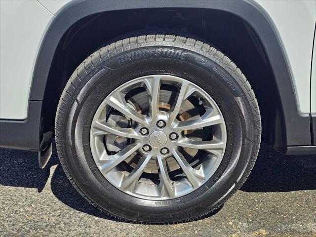 used 2020 Jeep Cherokee car, priced at $18,799