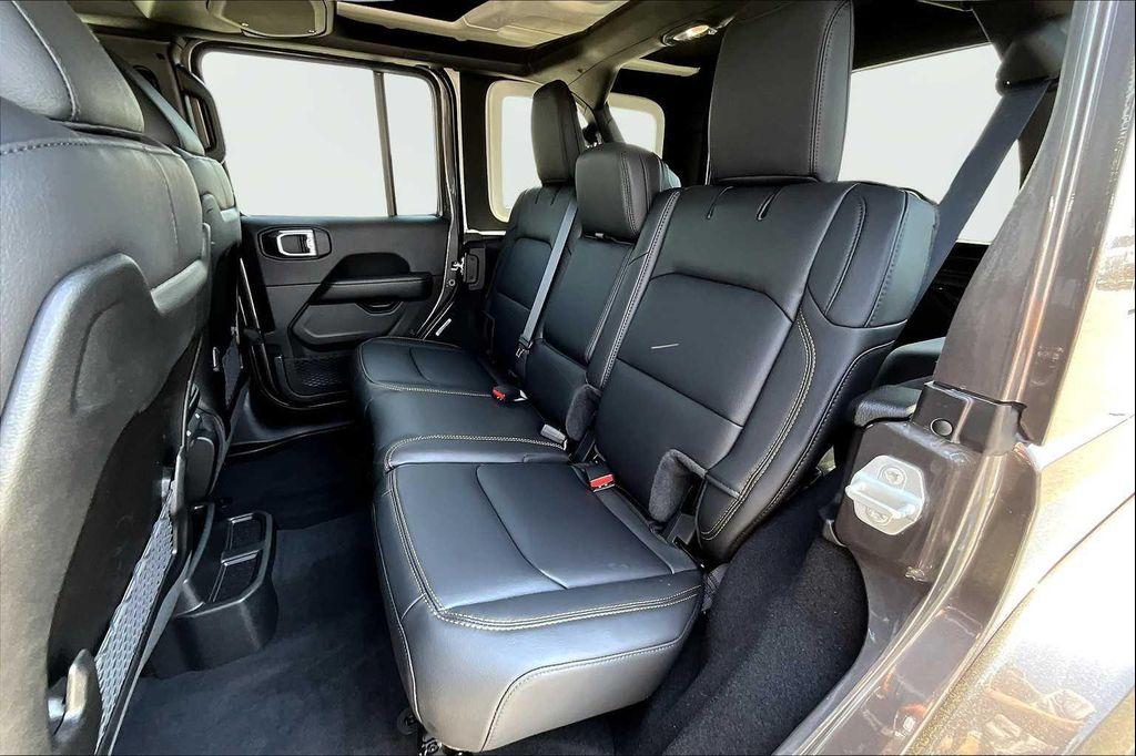 new 2025 Jeep Wrangler car, priced at $53,187