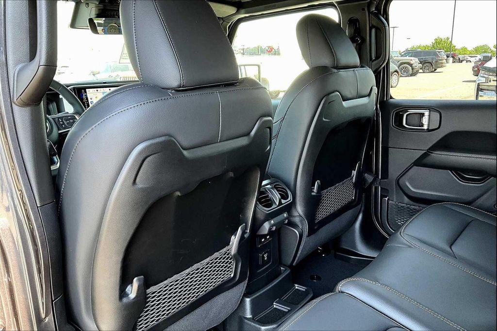new 2025 Jeep Wrangler car, priced at $53,187