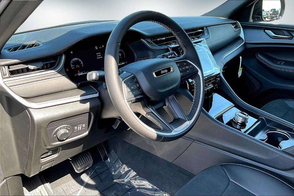 new 2025 Jeep Grand Cherokee L car, priced at $41,572