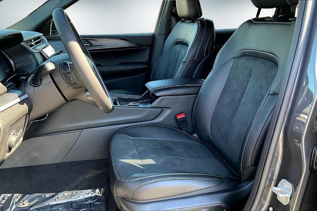 new 2025 Jeep Grand Cherokee L car, priced at $41,572