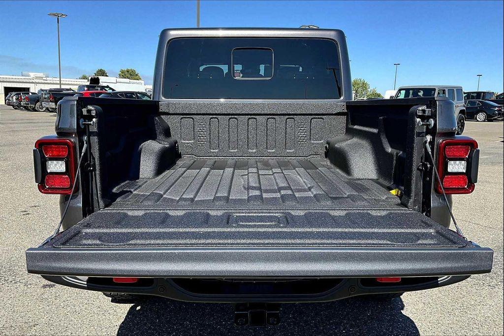new 2025 Jeep Gladiator car, priced at $55,915