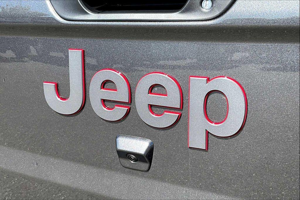 new 2025 Jeep Gladiator car, priced at $55,915