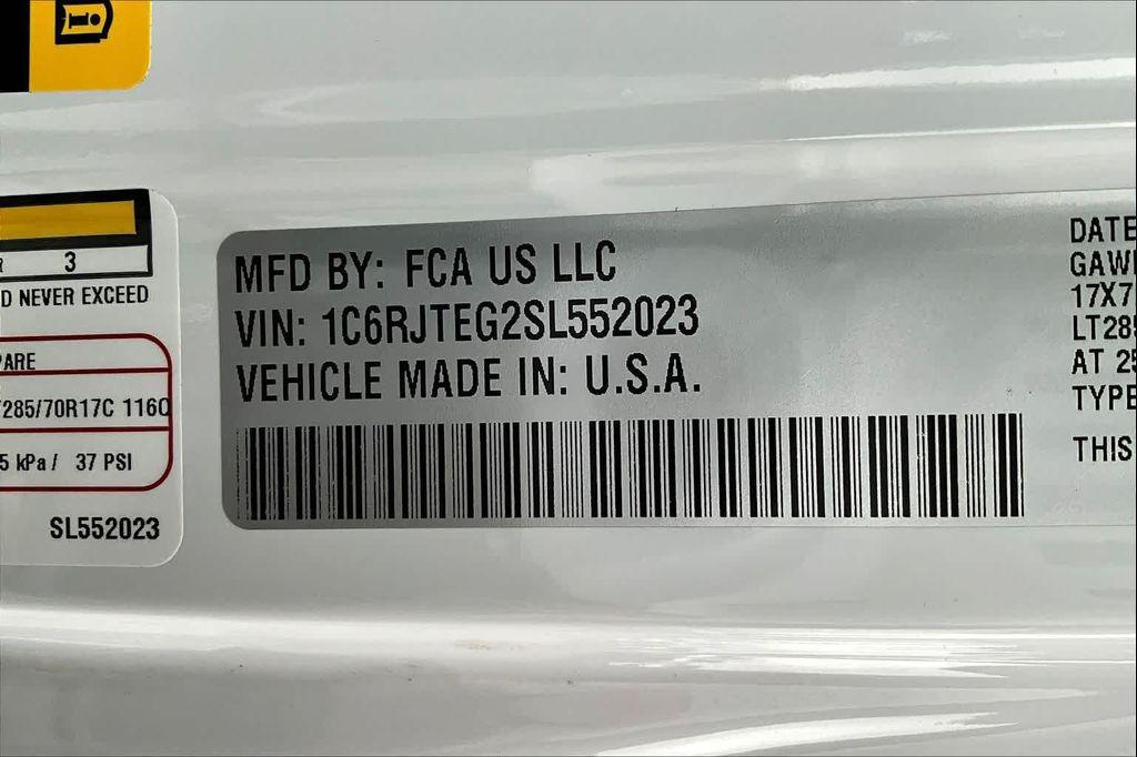 new 2025 Jeep Gladiator car, priced at $52,920