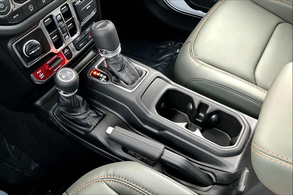 new 2025 Jeep Gladiator car, priced at $52,920