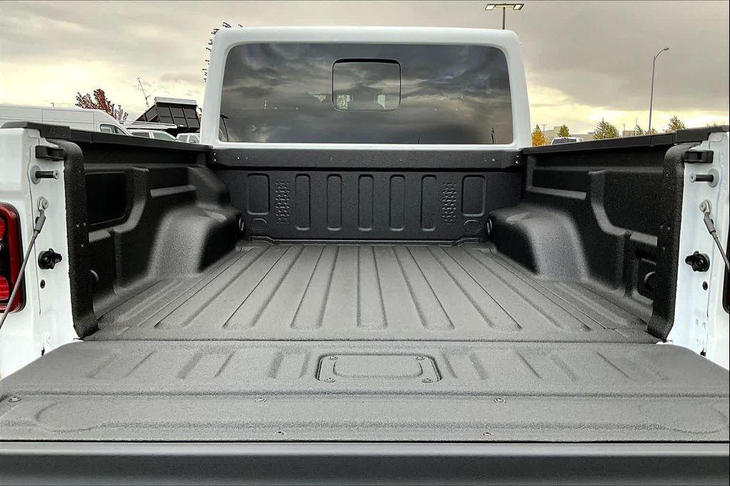 new 2025 Jeep Gladiator car, priced at $52,920