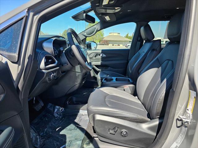new 2025 Chrysler Pacifica car, priced at $46,943