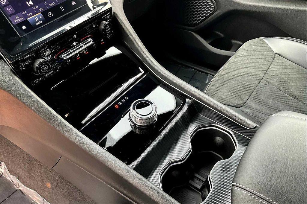new 2025 Jeep Grand Cherokee L car, priced at $42,225