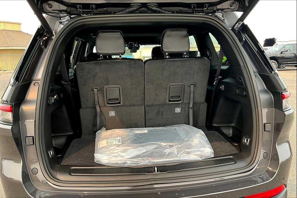new 2025 Jeep Grand Cherokee L car, priced at $42,225