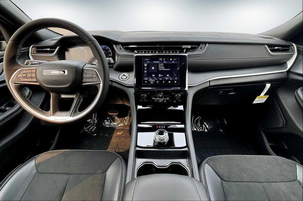 new 2025 Jeep Grand Cherokee L car, priced at $42,225