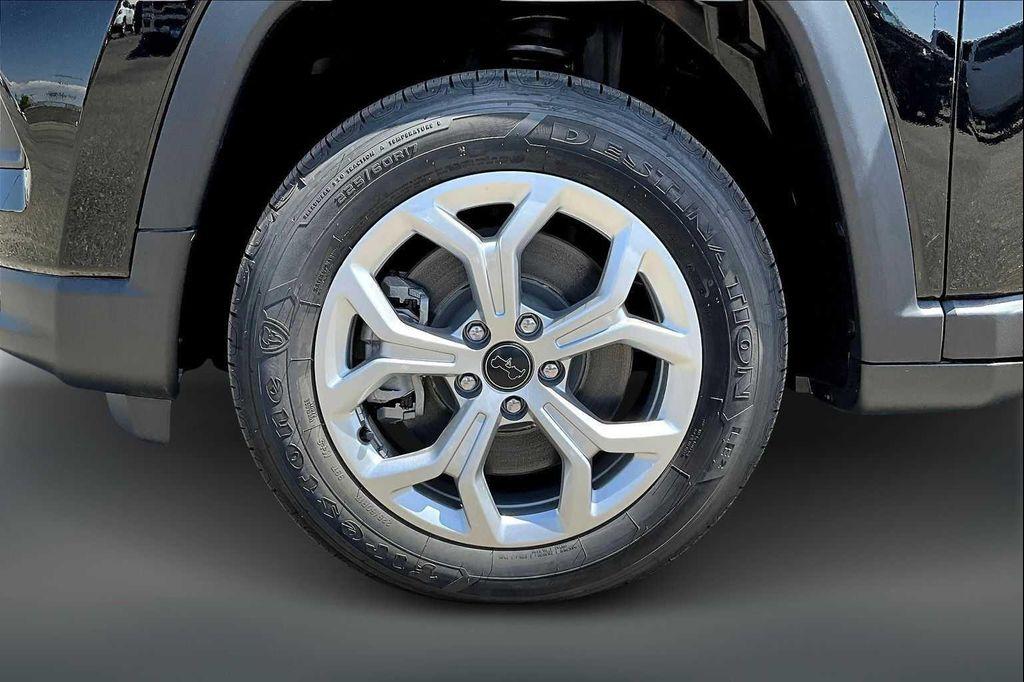 new 2025 Jeep Compass car, priced at $25,990