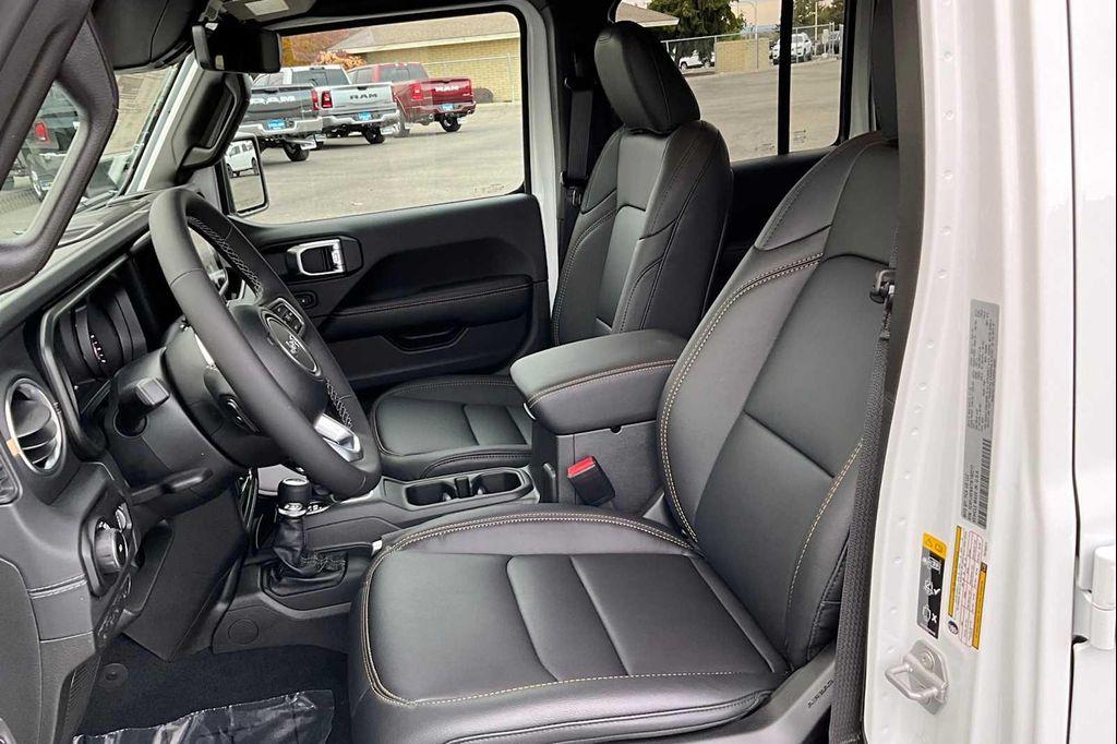 new 2026 Jeep Wrangler car, priced at $51,295