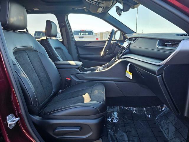new 2025 Jeep Grand Cherokee car, priced at $44,675