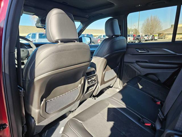 new 2025 Jeep Grand Cherokee car, priced at $44,675