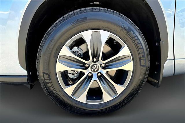 used 2024 Toyota Highlander car, priced at $44,888