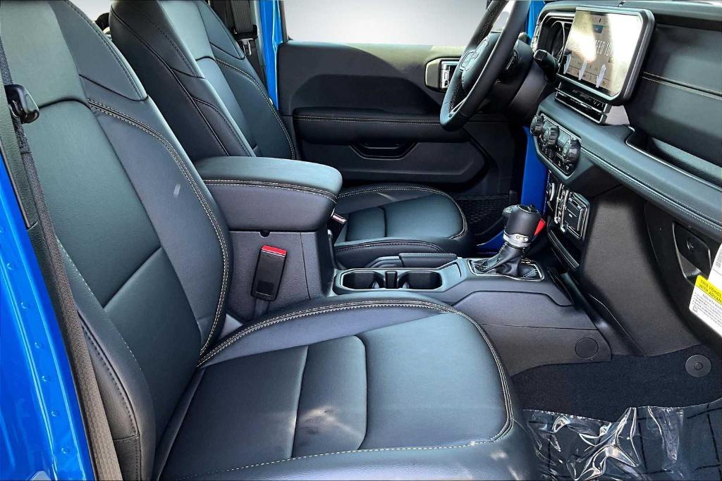 new 2025 Jeep Gladiator car, priced at $44,894