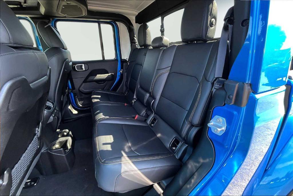 new 2025 Jeep Gladiator car, priced at $44,894