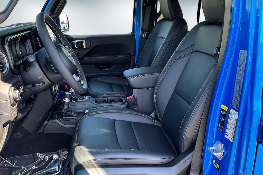 new 2025 Jeep Gladiator car, priced at $44,894
