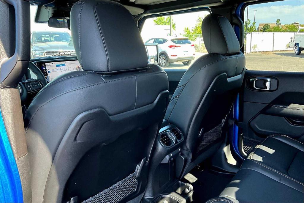 new 2025 Jeep Gladiator car, priced at $44,894