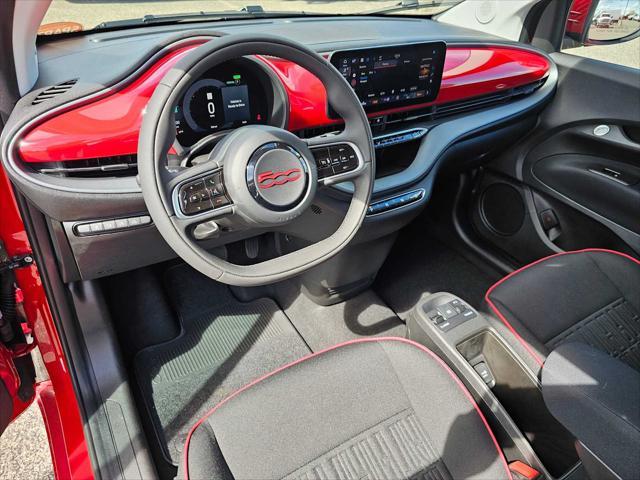 new 2024 FIAT 500e car