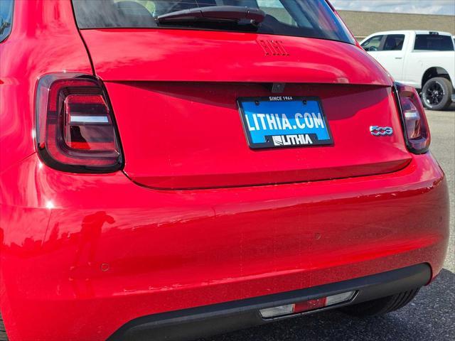 new 2024 FIAT 500e car