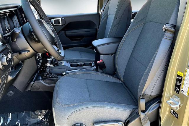 new 2025 Jeep Gladiator car, priced at $45,692