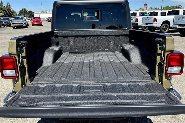 new 2025 Jeep Gladiator car, priced at $45,692