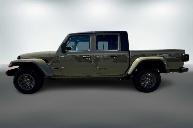 new 2025 Jeep Gladiator car, priced at $45,692