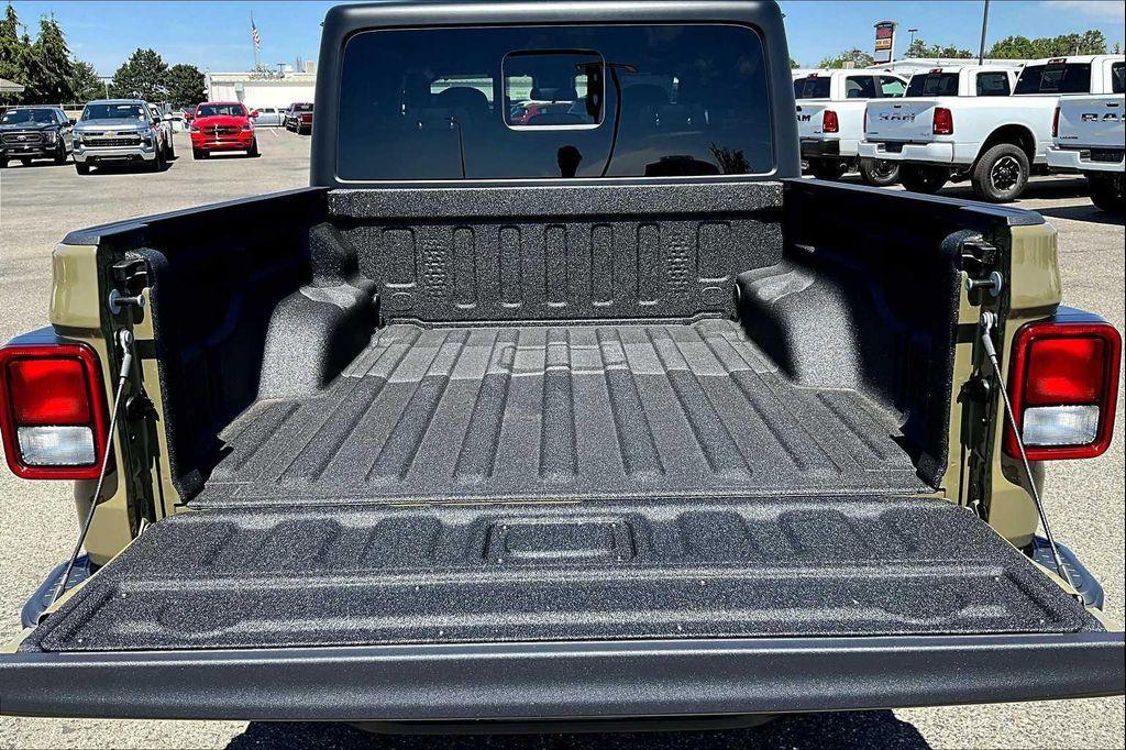 new 2025 Jeep Gladiator car, priced at $44,310
