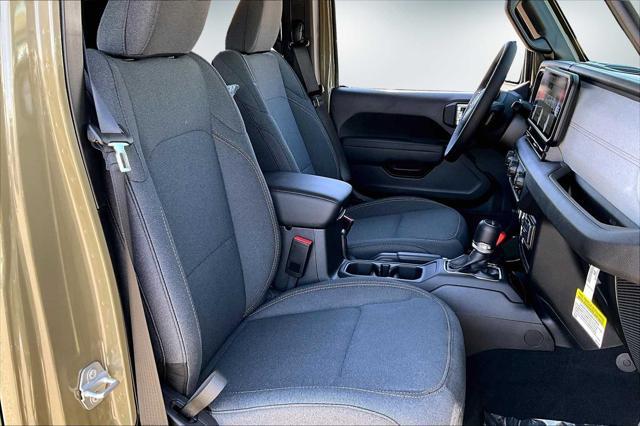 new 2025 Jeep Gladiator car, priced at $45,692