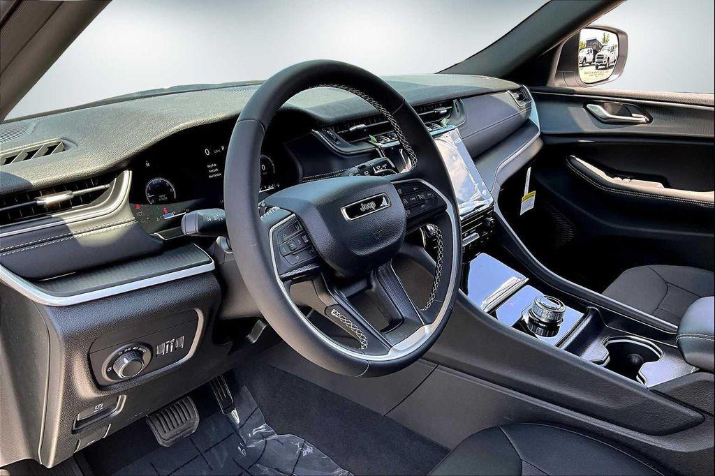 new 2025 Jeep Grand Cherokee L car, priced at $41,955
