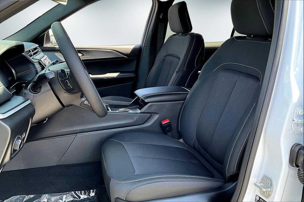 new 2025 Jeep Grand Cherokee L car, priced at $41,955