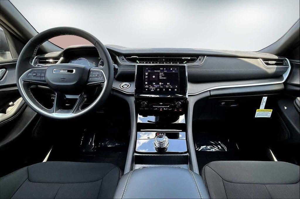 new 2025 Jeep Grand Cherokee L car, priced at $41,955