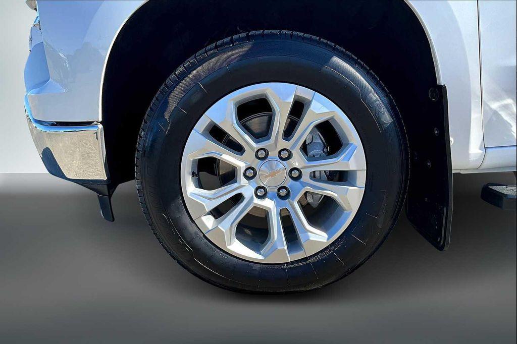 used 2024 Chevrolet Silverado 1500 car, priced at $43,988
