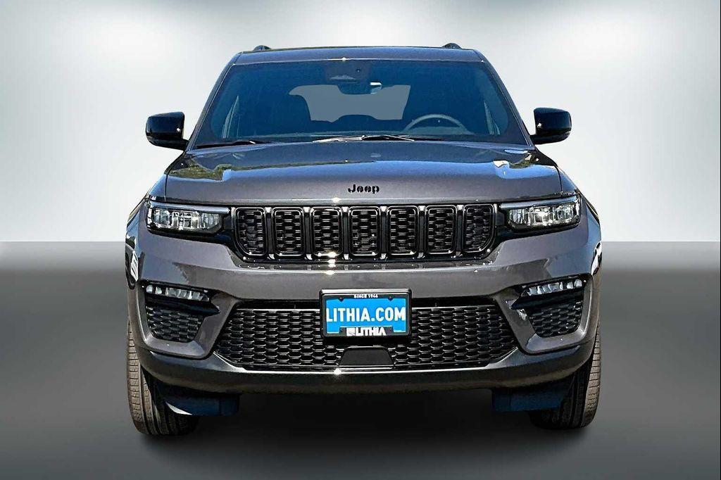 new 2025 Jeep Grand Cherokee car, priced at $45,965