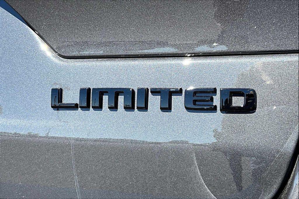 new 2025 Jeep Grand Cherokee car, priced at $45,965