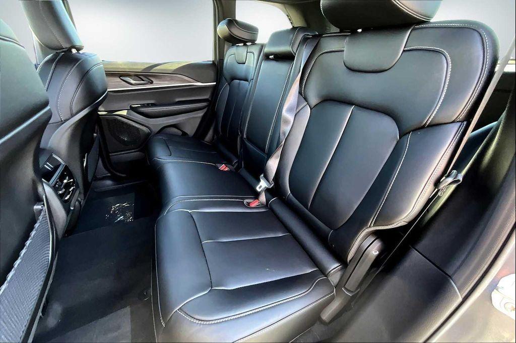 new 2025 Jeep Grand Cherokee car, priced at $45,965