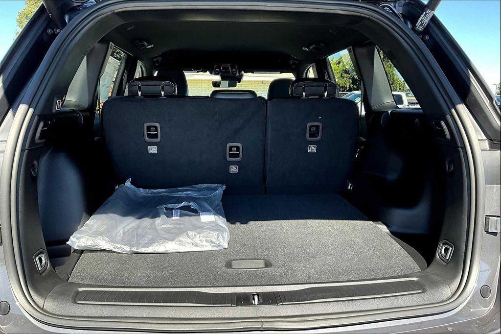 new 2025 Jeep Grand Cherokee car, priced at $45,965