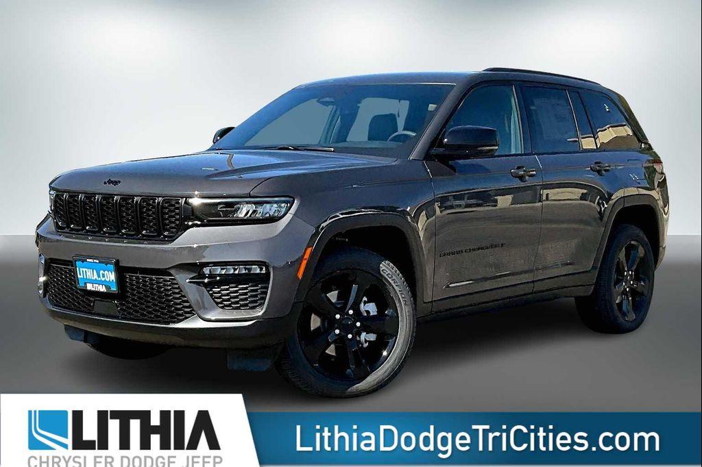 new 2025 Jeep Grand Cherokee car, priced at $45,965