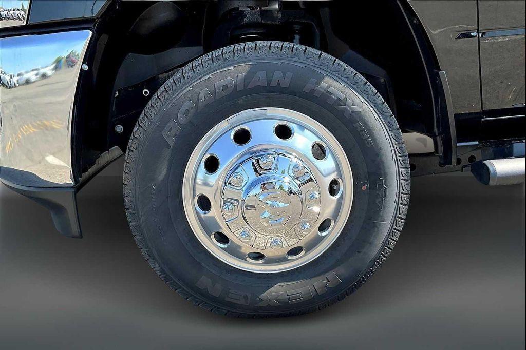 new 2025 Ram 3500 car, priced at $73,515