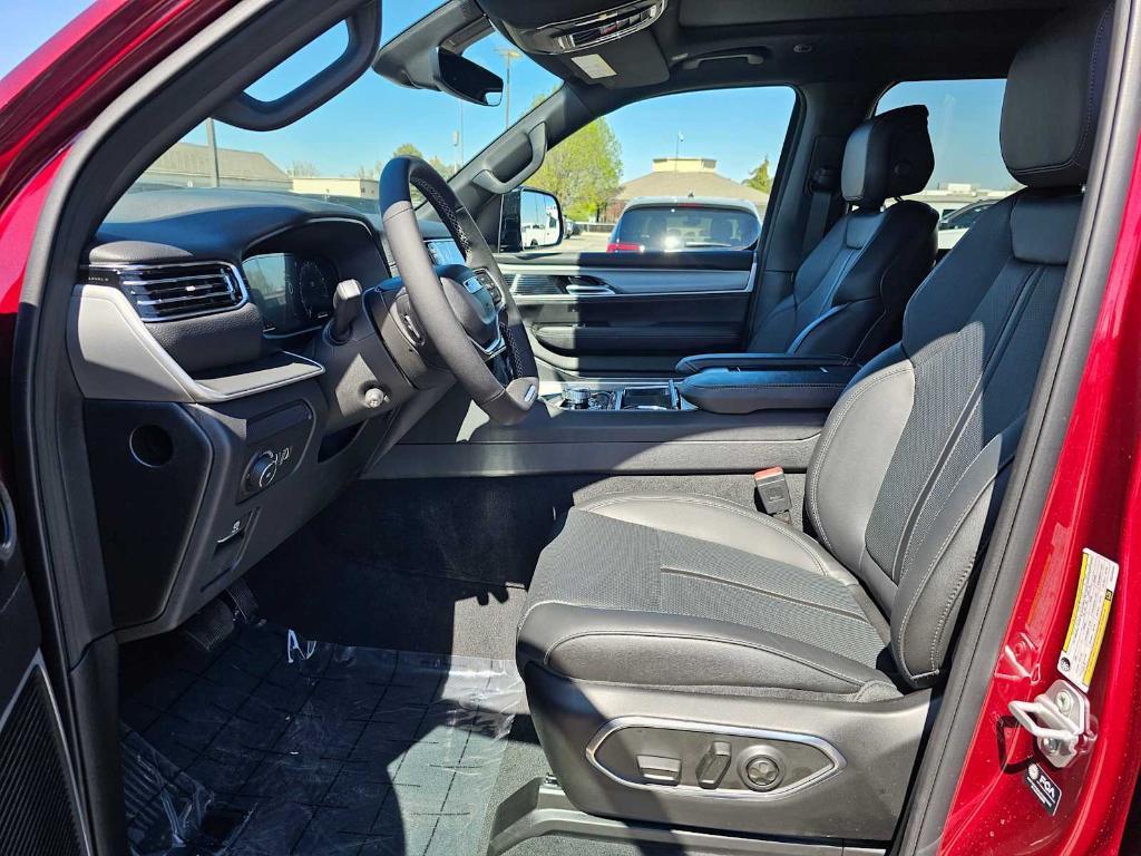 new 2025 Jeep Wagoneer L car, priced at $70,635