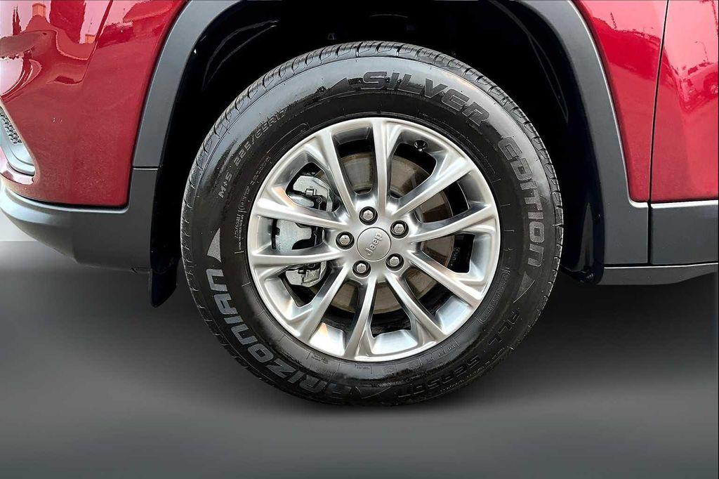 used 2021 Jeep Cherokee car, priced at $20,988