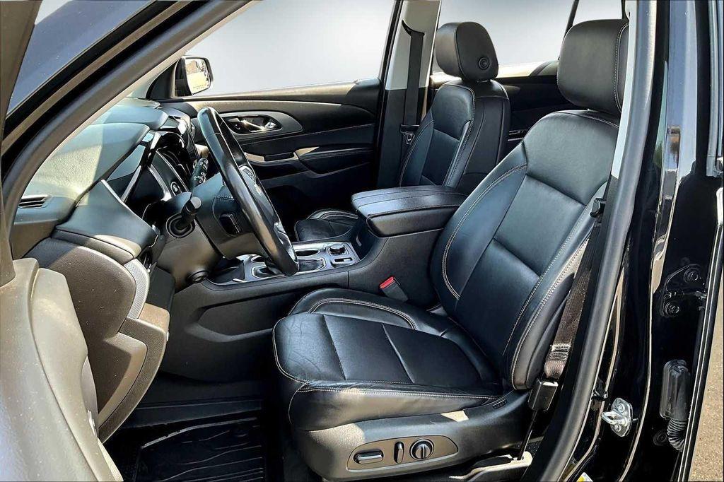 used 2021 Chevrolet Traverse car, priced at $30,888