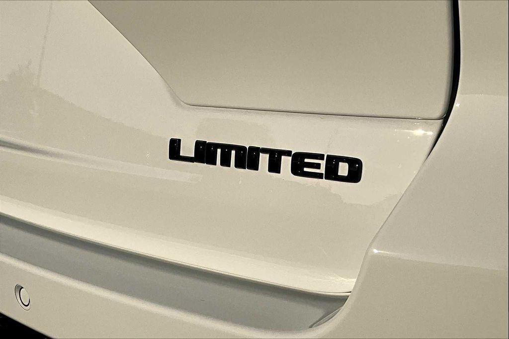 new 2025 Jeep Grand Cherokee car, priced at $51,735